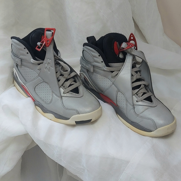 Nike Gray and Red Men's Sneakers - Picture 1 of 10